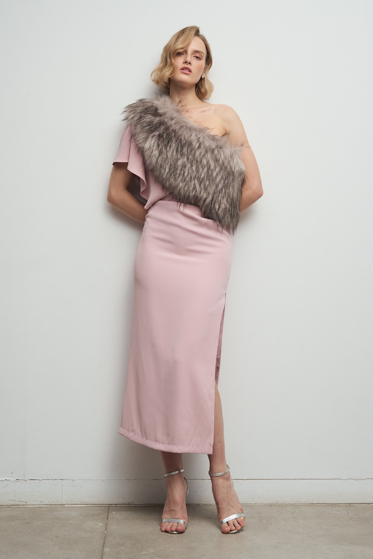 Estola Leah Gris · Icons ·