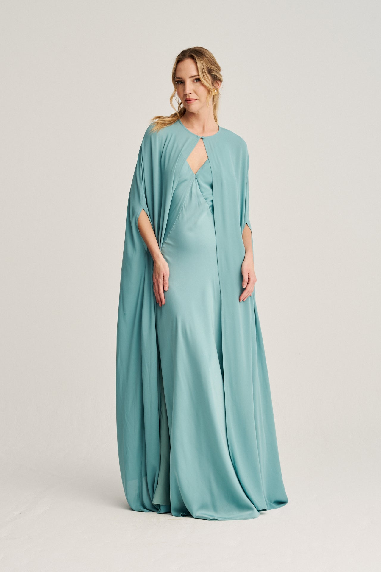 Vestido turquesa CON CAPA