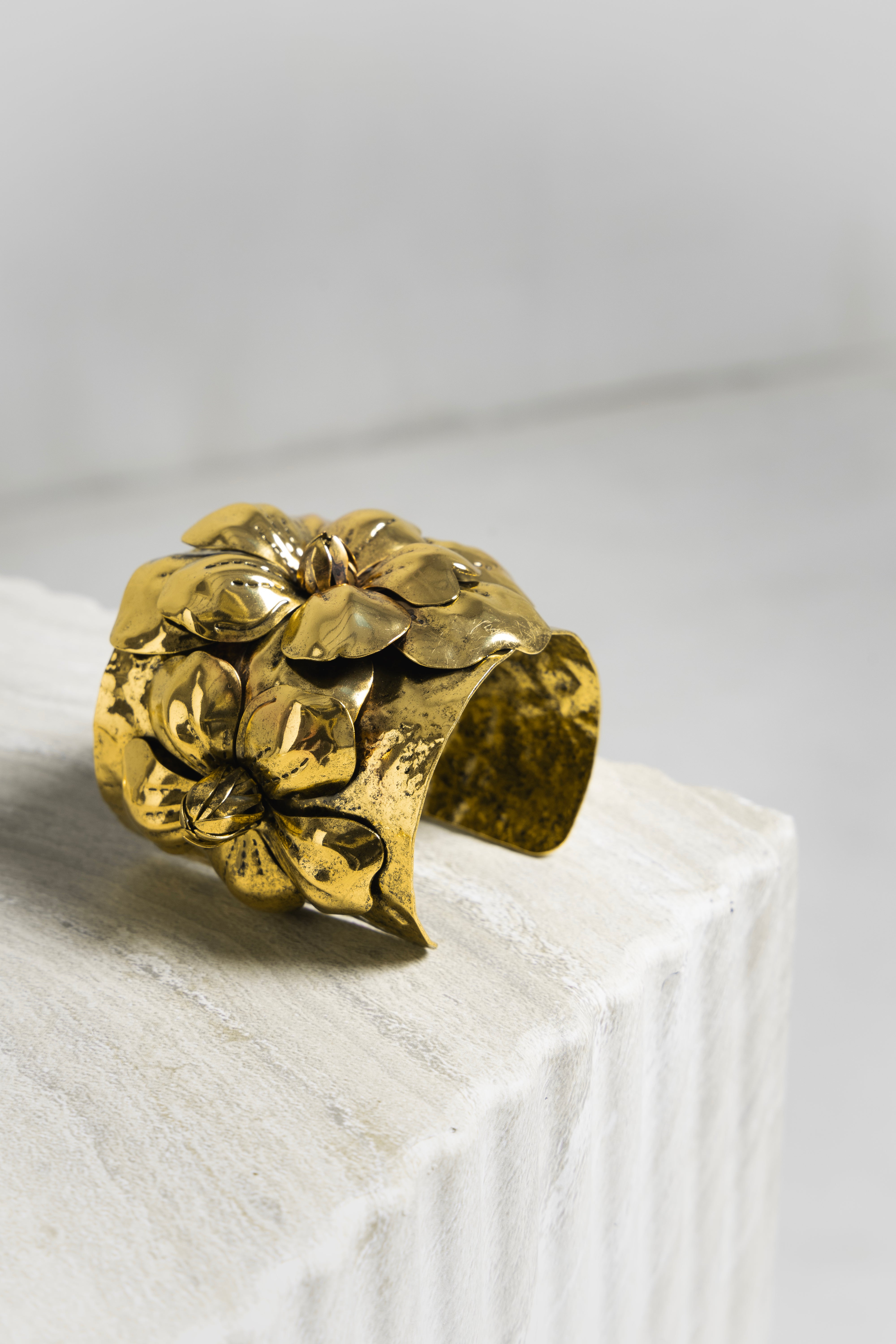 Brazalete Cleo Dorado · Allegra ·