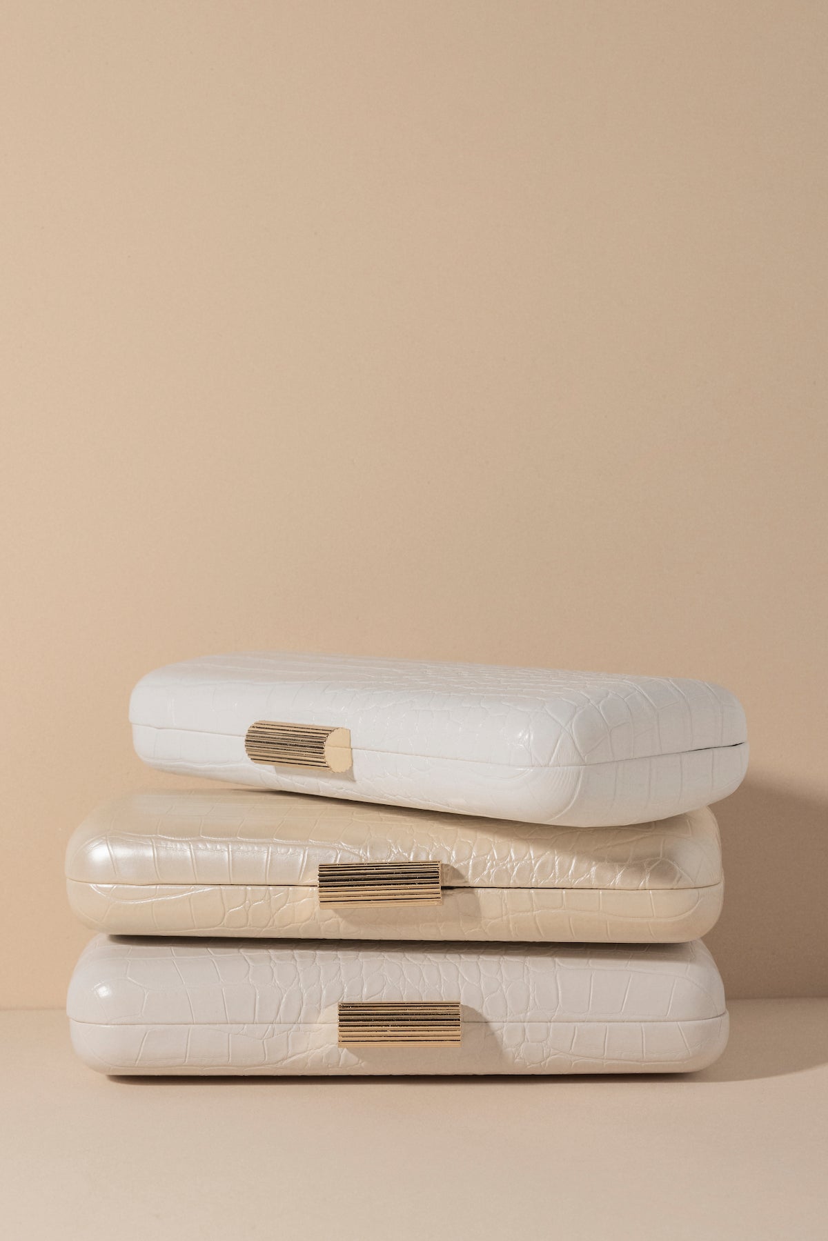 Clutch Mina Nude · Wisteria · - Bruna
