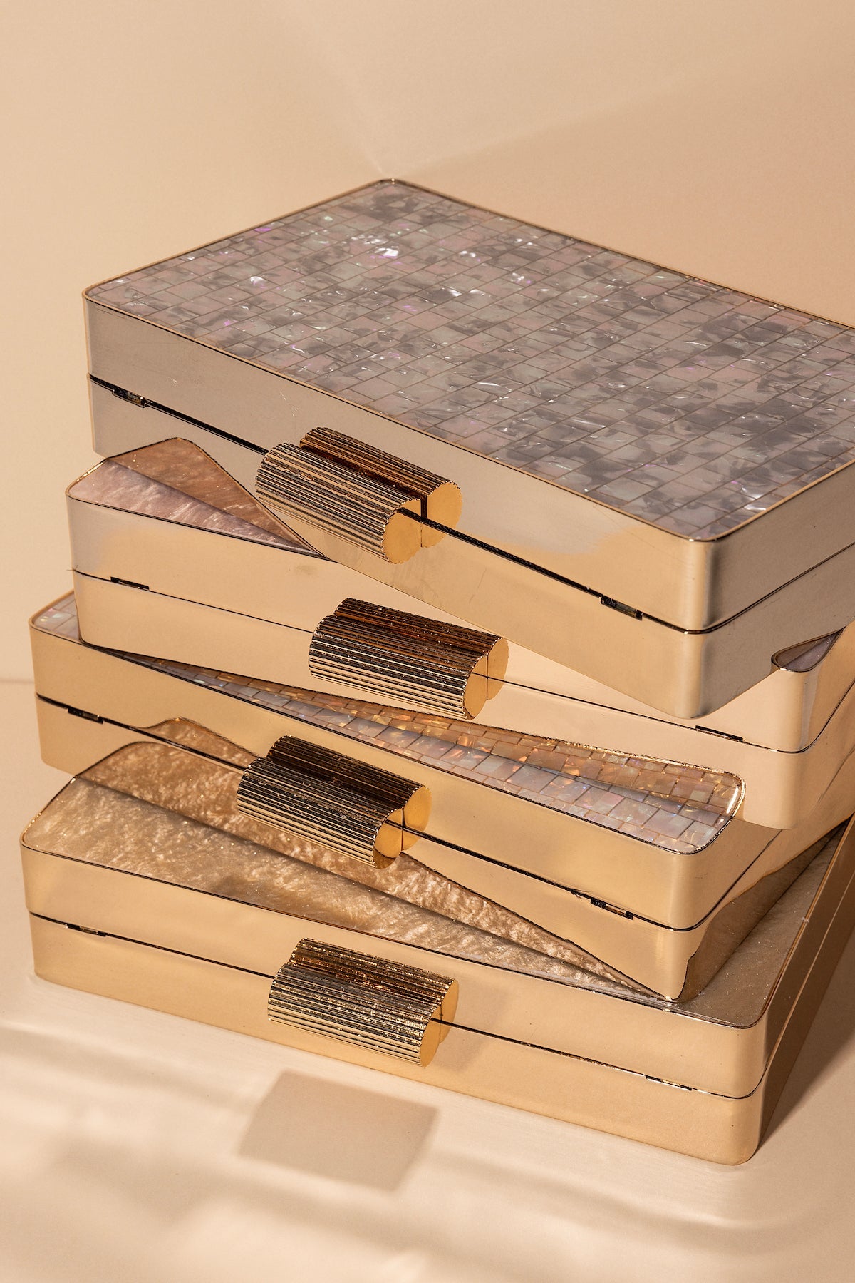 Clutch Mosaic Nacar · Muse · - Bruna