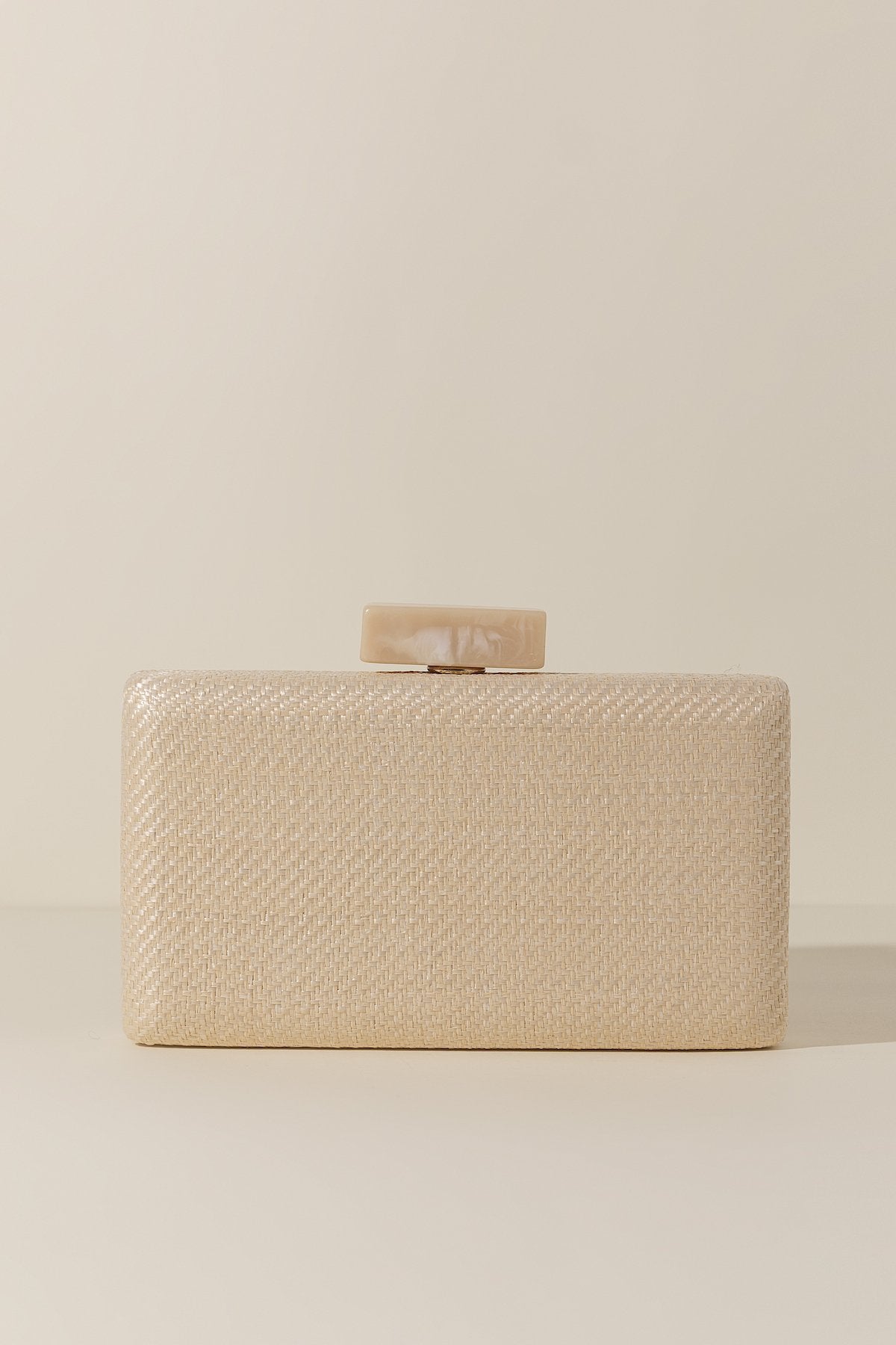 Clutch Slim Rafia Hueso Crema · Rivera · - Bruna