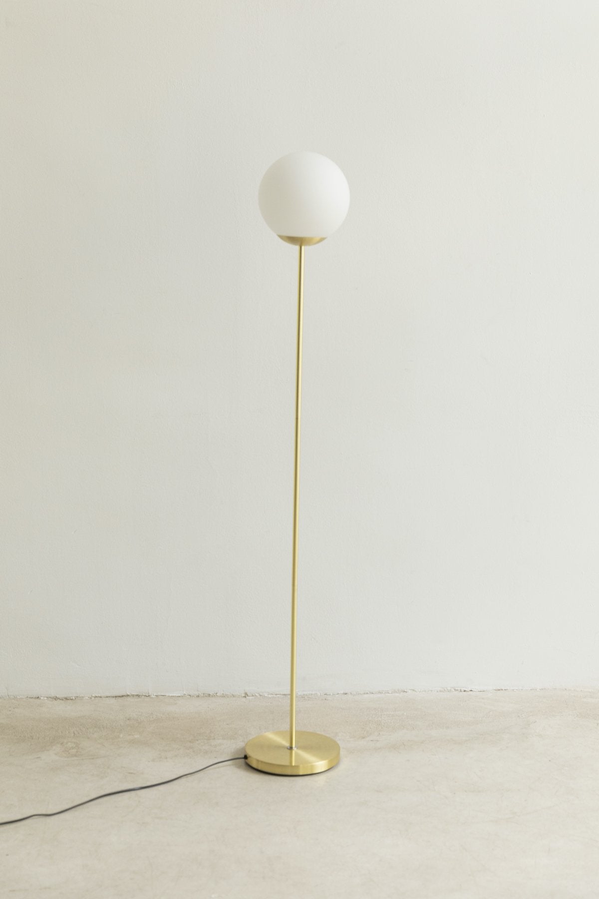 Lampara de pie Gatsby Dorada · Deco · - Bruna