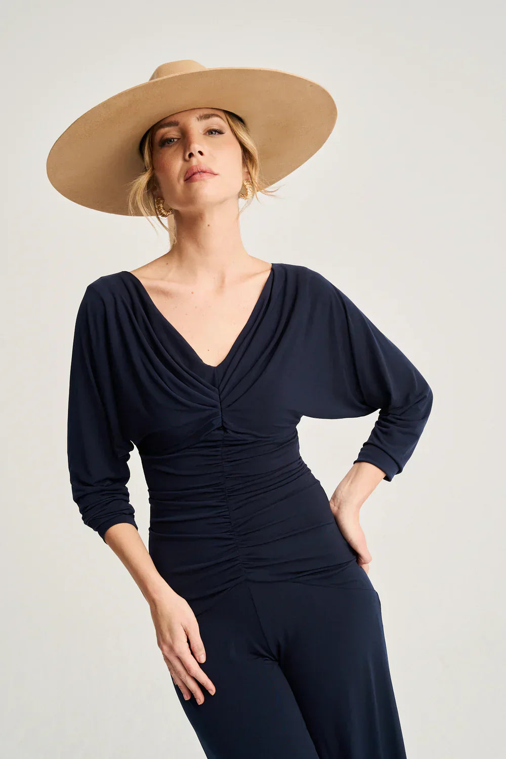 Qué ponerte en una boda de primavera: guía para acertar con tu look en marzo y abril