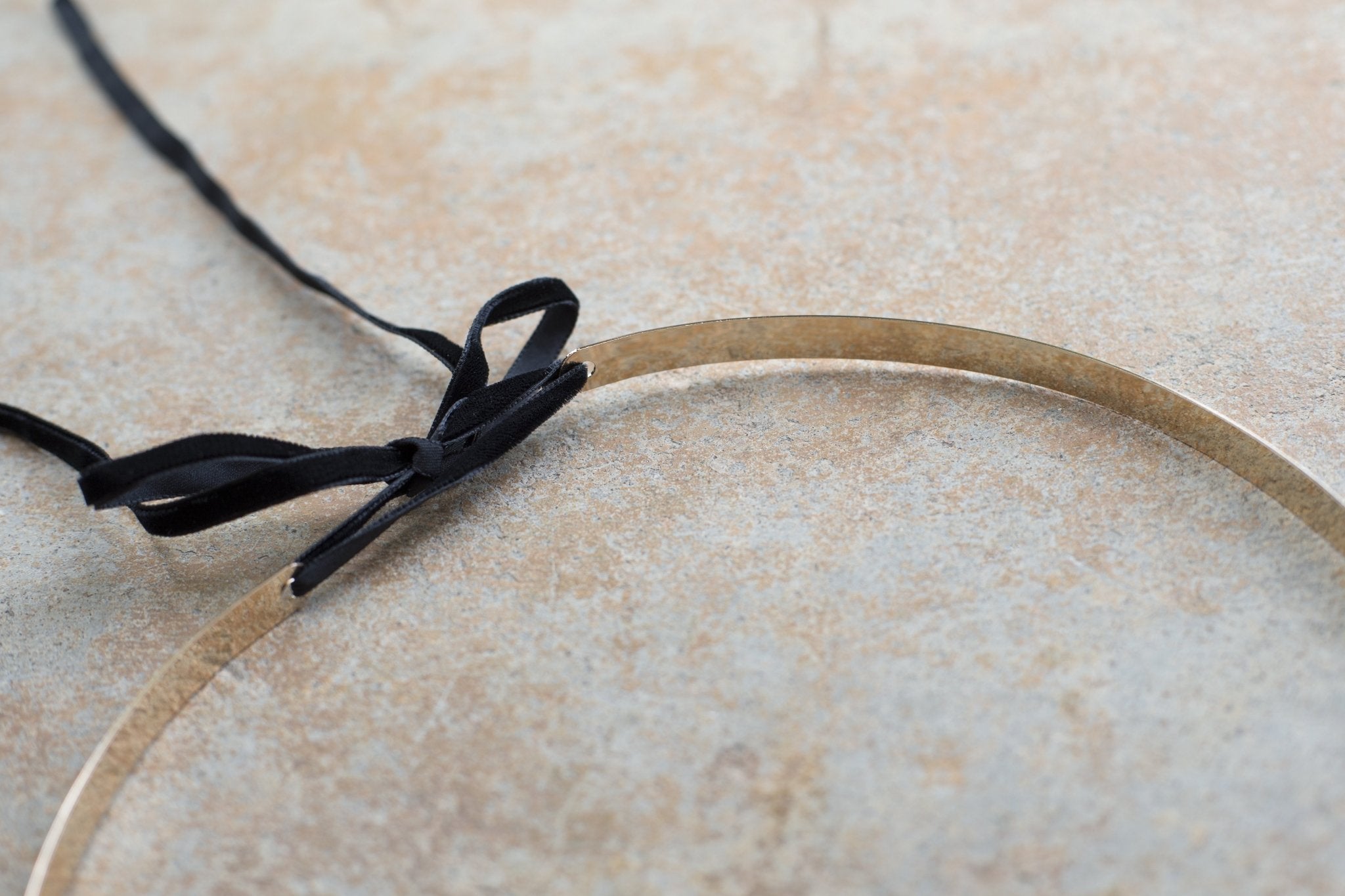 Cinturon Finito Ingrid Cinta Terciopelo Negra · Iconics · - Bruna