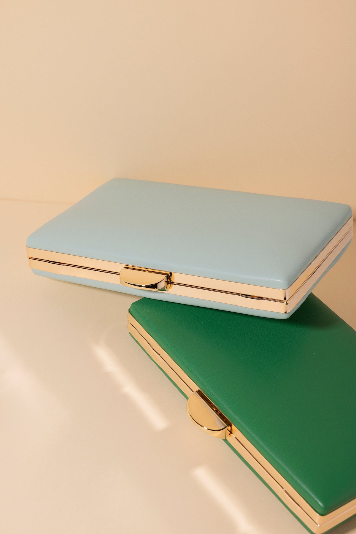 Clutch Iris Aguamarina · Hamptons · - Bruna