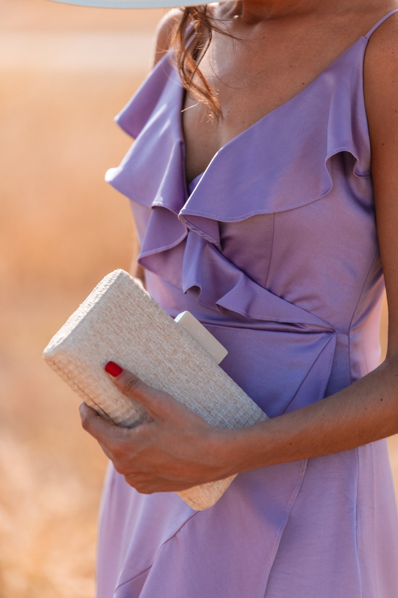 Clutch Slim Rafia Hueso Crema · Rivera · - Bruna