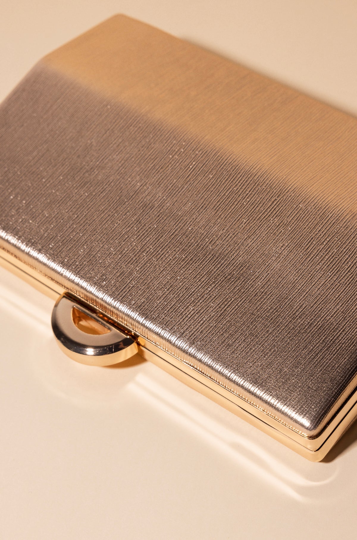 Clutch Sof · Muse · - Bruna