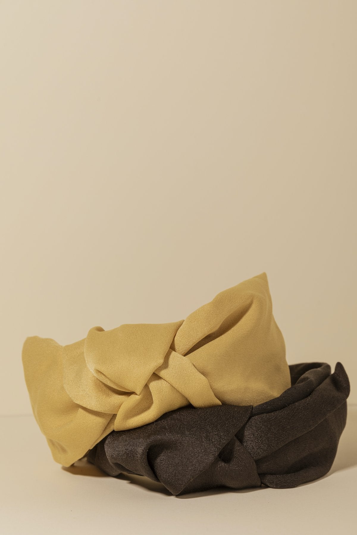 Turbante Bow Yellow · Rivera · - Bruna
